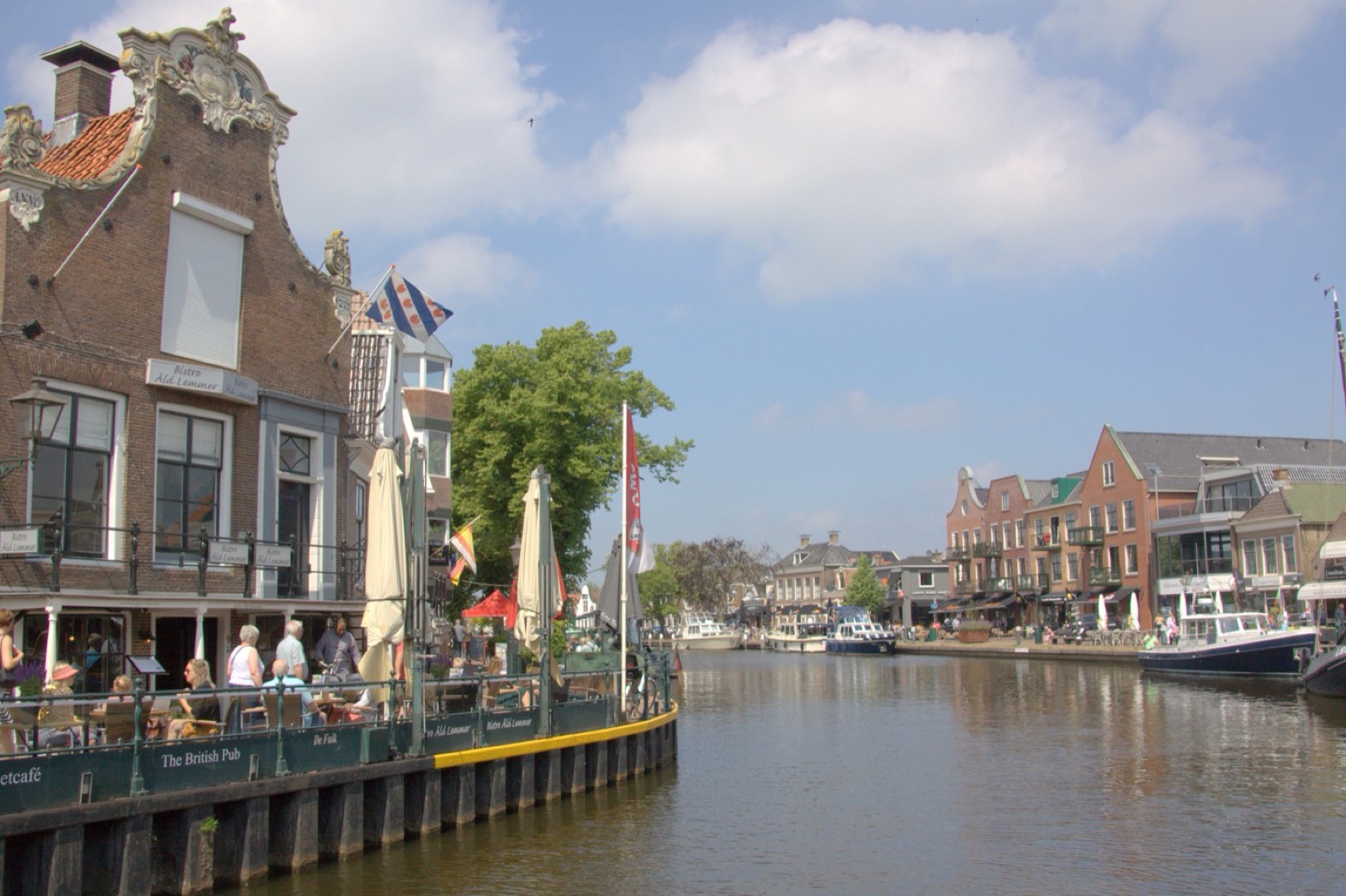 Gezellig Lemmer — sfeervolle straatjes en kades in het historische centrum van het Friese waterdorp